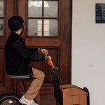 Chanty Cargo Kid - Sort inkl. hjelm, flaskeholder, håndtag i 2 farver og ringklokke - BørnecyklerneChantyBørnecyklerneSort: BLC16 - SRTChanty Cargo Kid - Sort inkl. hjelm, flaskeholder, håndtag i 2 farver og ringklokke