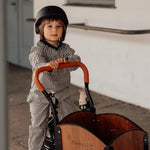 Chanty Cargo Kid - Sort inkl. hjelm, flaskeholder, håndtag i 2 farver og ringklokke - BørnecyklerneChantyBørnecyklerneSort: BLC16 - SRTChanty Cargo Kid - Sort inkl. hjelm, flaskeholder, håndtag i 2 farver og ringklokke